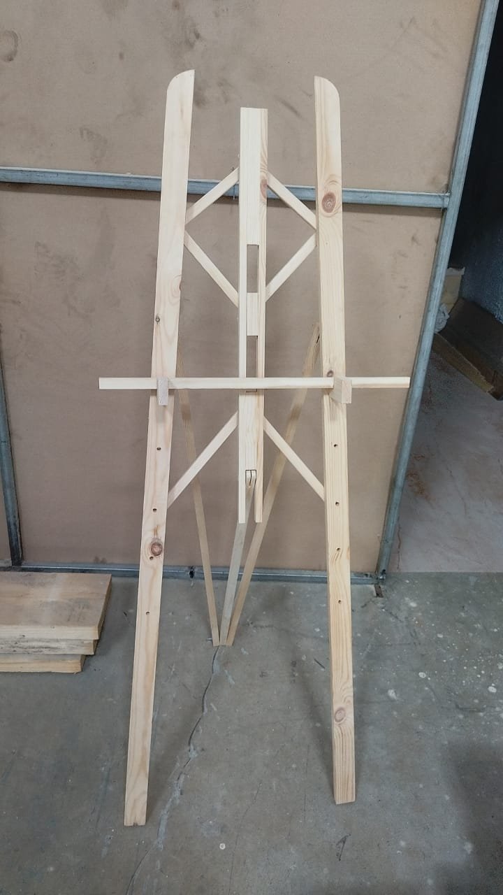 WhatsApp Image 2024-10-03 at 18.32.53_e7eab454 5 feet easel stand 12 pcs rate given below single pcs 750 rs - Image 1