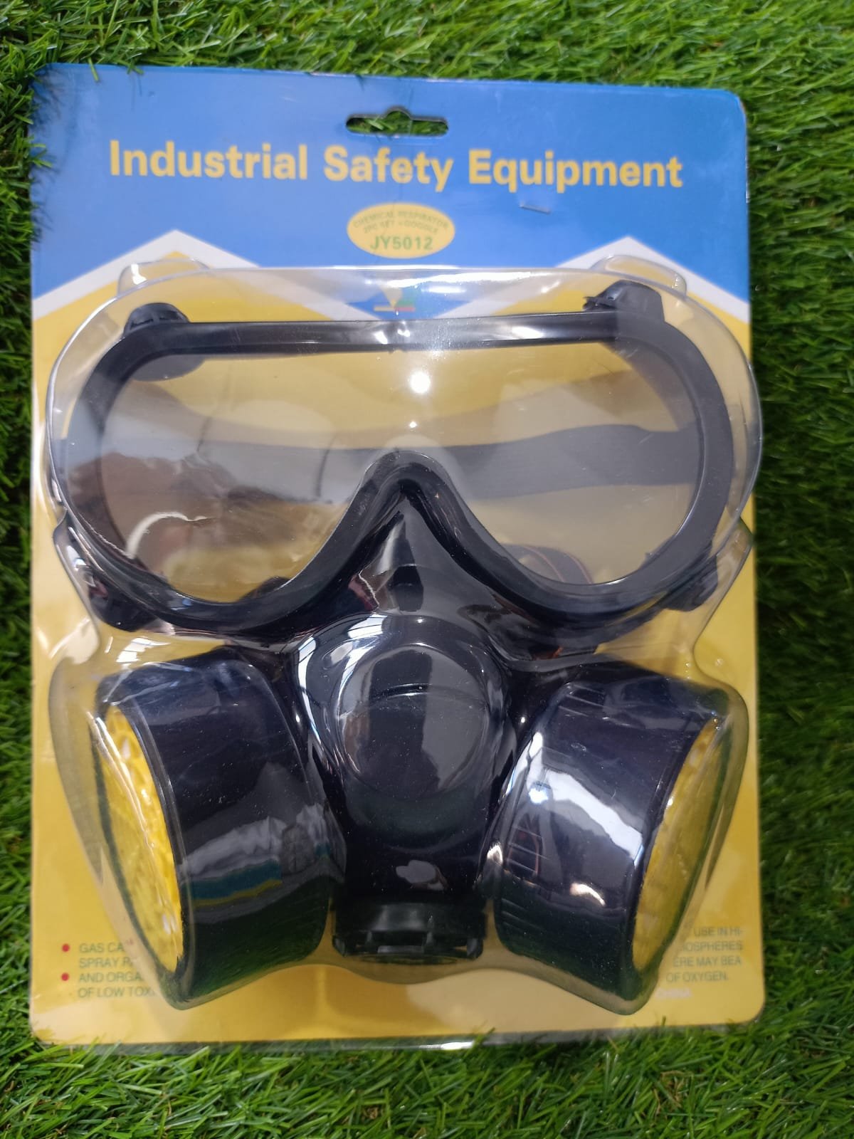 WhatsApp Image 2024-10-14 at 4.16.02 PM Chemical Protection Mask UUE/Min.Qty-12 PCS - Image 1