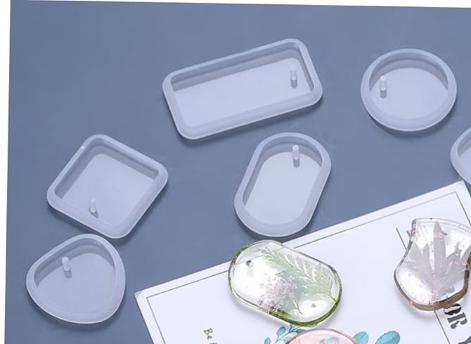 WhatsApp Image 2026-06-10 at 11.20.10 AM 5pcs set Keychain pendent mould min qty 12pcs..Po. - Image 1