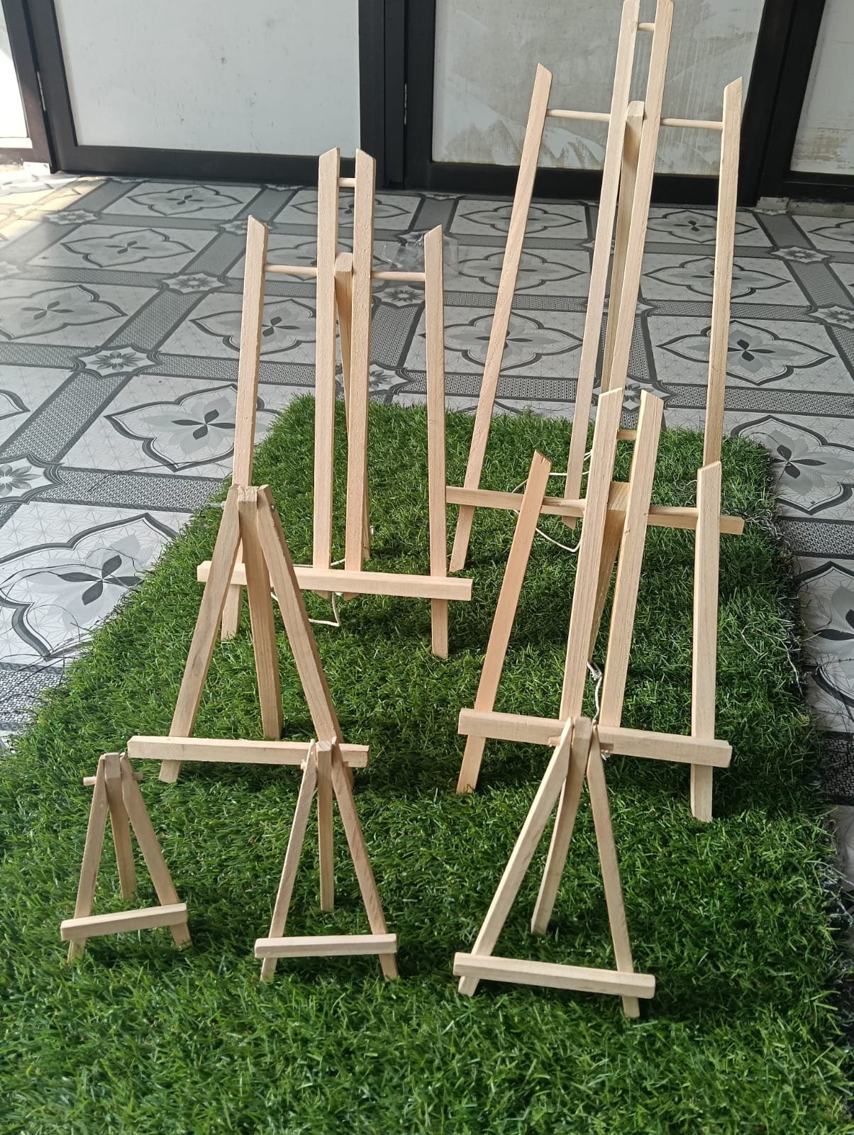 WhatsApp Image 2024-11-24 at 2.21.57 PM 18inch Wooden Easel Stand min qty12 - Image 1