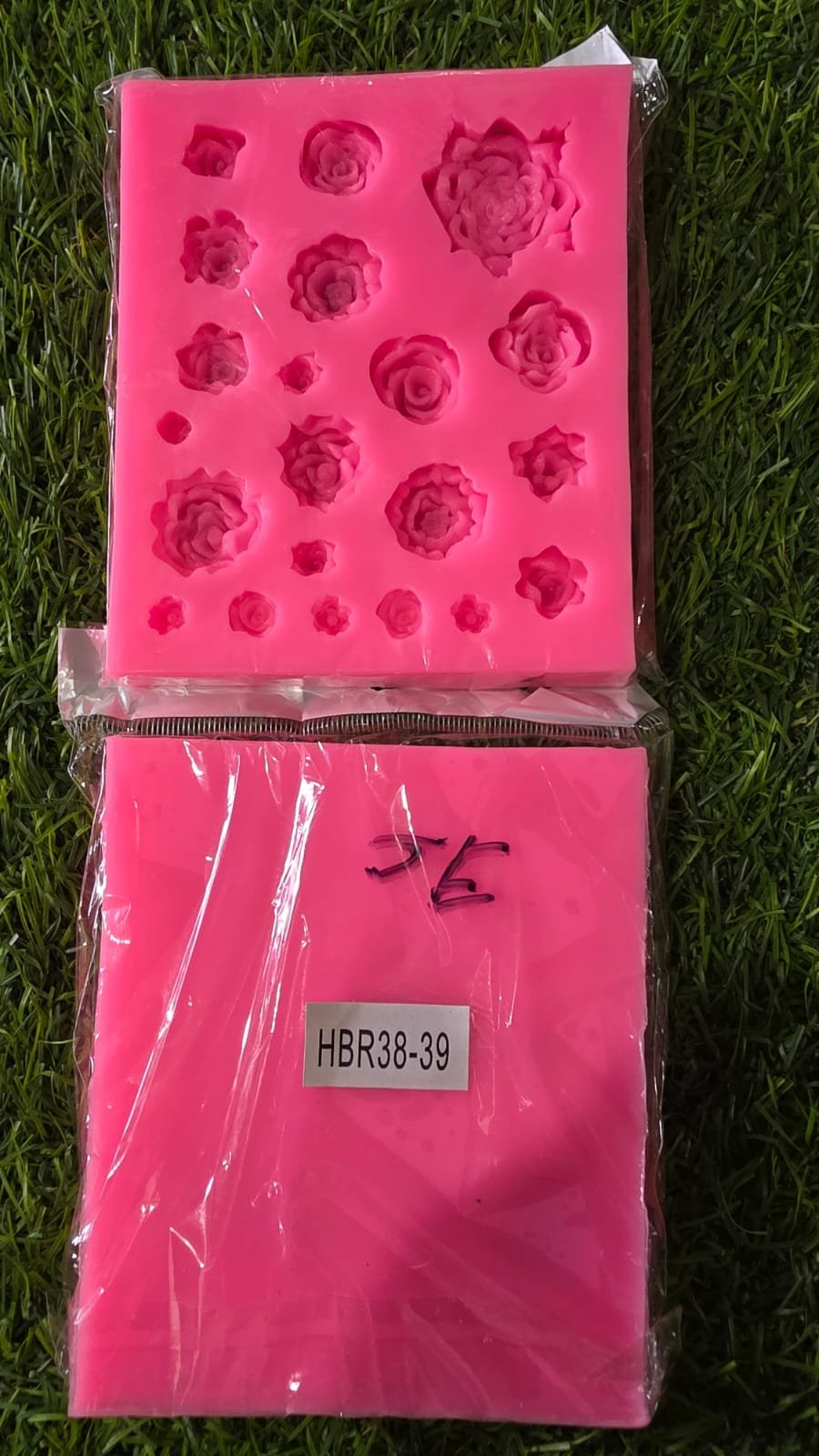 WhatsApp Image 2025-09-16 at 1.03.01 PM HBR 38-39 21 Cavity Rose Flower Mould 133 grm - Image 1