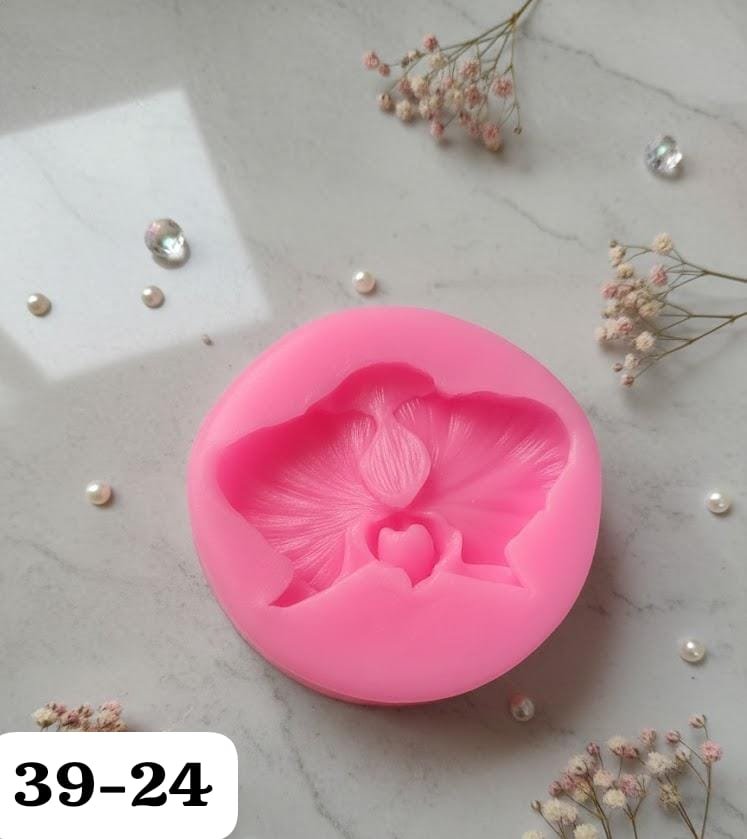 WhatsApp Image 2026-01-28 at 11.54.55 AM flower mould 22 grm - Image 1