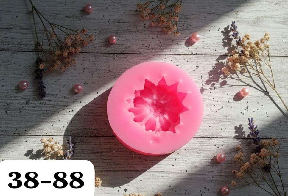 WhatsApp Image 2026-01-28 at 12.46.02 PM flower pink mould 17grm - Image 1